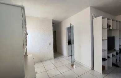 Imagem: O apartamento possui 2 Dormitórios, 1 Banheiro e 1 Vaga na