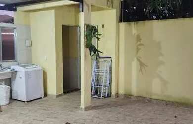 Imagem: A casa possui 2 Dormitórios, 3 Banheiros, 100m² de Área e