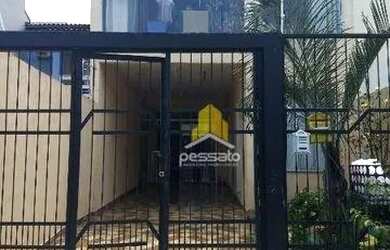 Imagem: A casa possui 3 Dormitórios, 3 Banheiros, 2 Vagas na garagem