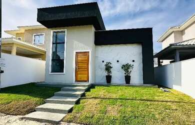 Imagem: A casa possui 2 Dormitórios, 2 Banheiros, 2 Vagas na garagem