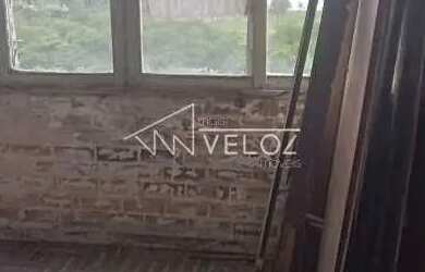 Imagem: A kitnet possui 1 Banheiro e 35m² de Área e está localizado