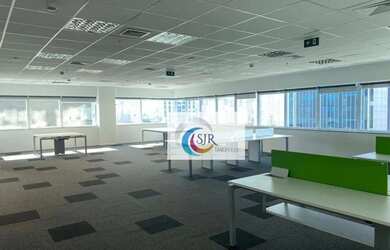 Imagem: O depósito possui 5 Vagas na garagem, 246m² de Área e está