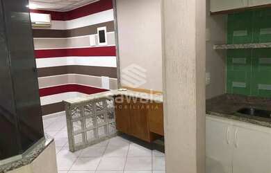 Imagem: O depósito possui 2 Vagas na garagem e 200m² de Área e está