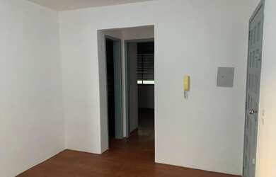 Imagem 6: 01 dormitório, na João Alfredo, Cidade Baixa, com 36 m2, 01 lance de escada