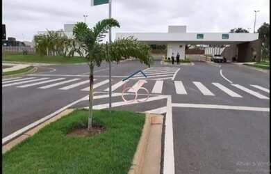 Imagem: O terreno possui 375m² de Área e está localizado em Cuiabá