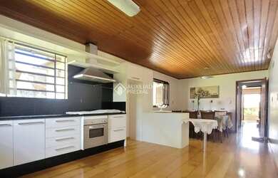 Imagem: A casa à venda possui 3 Dormitórios, 3 Banheiros, 3 Vagas