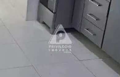 Imagem 11: Apartamento de 2 Quartos no Flamengo com dependência Completa disponível...