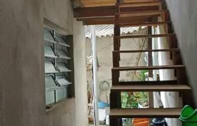 Imagem: A casa possui 2 Dormitórios, 1 Banheiro e está localizado