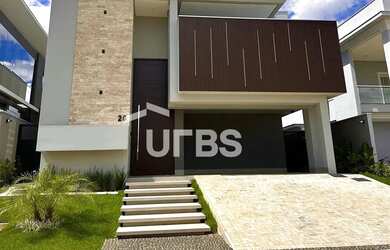 Imagem: A casa em condomínio possui 4 Dormitórios, 5 Banheiros, 332m²