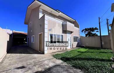 Imagem: A casa possui 3 Dormitórios, 3 Banheiros, 5 Vagas na garagem