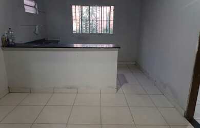 Imagem: A casa possui 2 Dormitórios, 1 Banheiro e está localizado