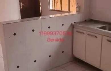 Imagem: A casa possui 1 Dormitório, 1 Banheiro, 1 Vaga na garagem