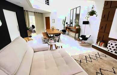 Imagem: A casa em condomínio possui 4 Dormitórios, 5 Banheiros, 2