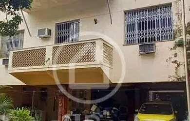 Imagem: A casa possui 5 Dormitórios, 4 Banheiros, 2 Vagas na garagem