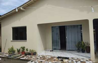 Imagem: A casa possui 2 Dormitórios, 3 Banheiros, 3 Vagas na garagem