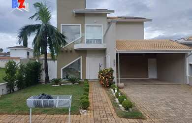 Imagem: A casa possui 3 Dormitórios, 1 Banheiro, 4 Vagas na garagem