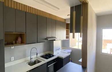 Imagem: O apartamento possui 2 Dormitórios, 1 Banheiro, 4 Vagas na