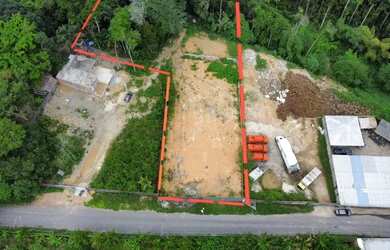 Imagem: O terreno possui 2.205m² de Área, Imóvel novo e está localizado