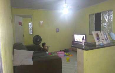 Imagem: A casa possui 2 Dormitórios, 2 Banheiros e 3600m² de Área