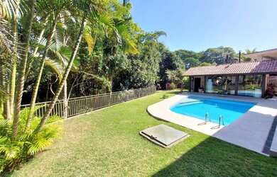 Imagem 3: Casa na Granja Viana. Piscina, Churrasqueira, Ar-condicionadoeÁrea de...