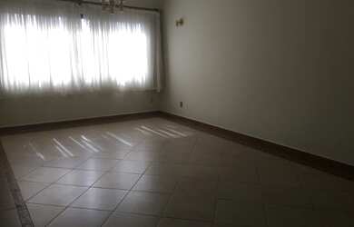 Imagem: O apartamento possui 4 Dormitórios, 3 Banheiros e 2 Vagas na