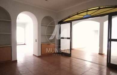 Imagem: O depósito possui 5 Vagas na garagem, 295m² de Área e está