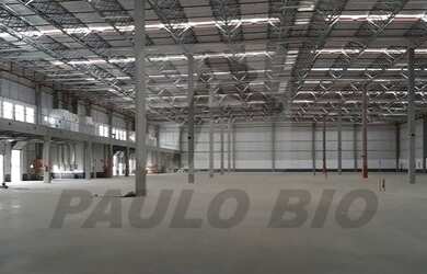 Imagem: O depósito possui 5 Vagas na garagem, 46.400m² de Área e