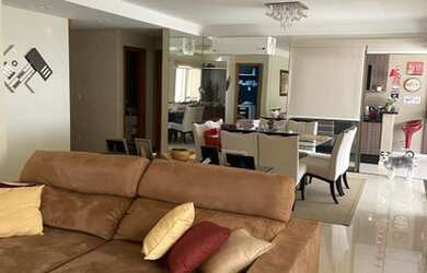 Imagem 2: Apartamento com 4 Quartos e 4 banheiros à Venda, 195 m² por R$ 1.400.000