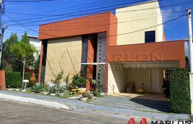 Imagem: A casa em condomínio possui 5 Dormitórios, 2 Banheiros, 2