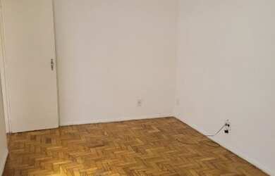 Imagem: O apartamento à venda possui 3 Dormitórios, 2 Banheiros e