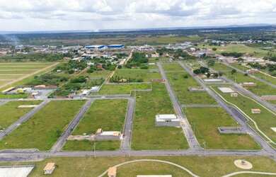 Imagem: O terreno possui 160m² de Área, Imóvel novo e está localizado