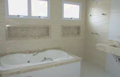 Imagem 11: Maravilhoso sobrado novo com piscina e privacidade