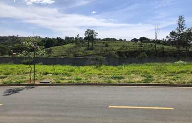 Imagem: O terreno possui 712m² de Área e está localizado em Jardim