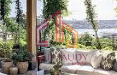 Imagem: A casa possui 5 Dormitórios, 5 Banheiros, 4 Vagas na garagem