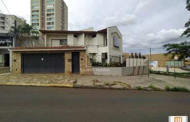 Imagem: O depósito possui 5 Vagas na garagem, 450m² de Área e está