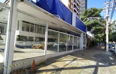 Imagem: O depósito possui 5 Vagas na garagem, 462m² de Área e está