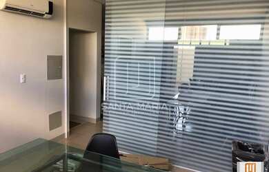 Imagem: O depósito possui 2 Vagas na garagem, 55m² de Área e está