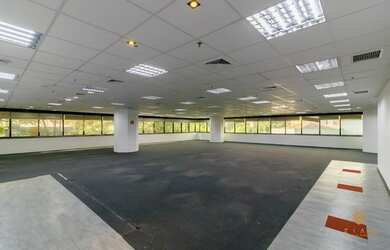 Imagem: O depósito possui 5 Vagas na garagem, 508m² de Área e está