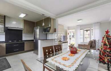 Imagem: A casa em condomínio possui 3 Dormitórios, 2 Banheiros, 3