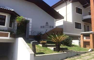 Imagem: A casa em condomínio possui 4 Dormitórios, 4 Banheiros, 3