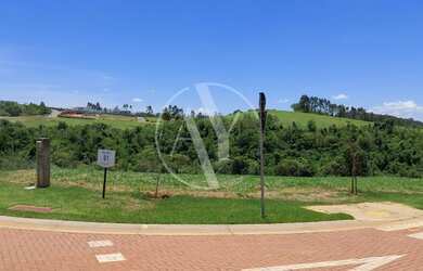 Imagem: O terreno possui 10.000m² de Área e está localizado em Loteamento