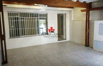 Imagem: A casa possui 2 Dormitórios, 2 Banheiros, 1 Vaga na garagem