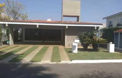 Imagem: A casa em condomínio possui 3 Dormitórios, 4 Banheiros, 4