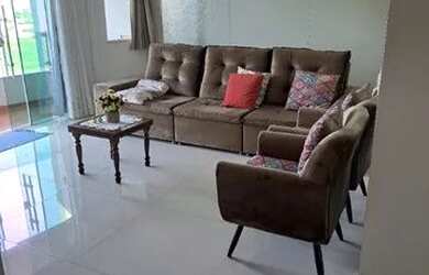 Imagem: A casa possui 3 Dormitórios, 3 Banheiros, 3 Vagas na garagem