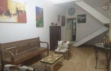 Imagem: A casa possui 3 Dormitórios, 2 Banheiros, 2 Vagas na garagem