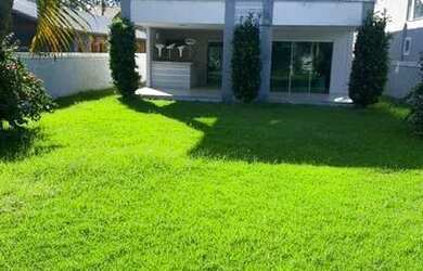 Imagem: A casa em condomínio possui 4 Dormitórios, 4 Banheiros, 3