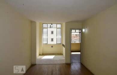 Imagem: O apartamento possui 2 Dormitórios, 1 Banheiro e 80m² de Área