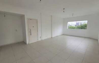 Imagem: O apartamento possui 3 Dormitórios, 3 Banheiros, 2 Vagas na