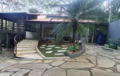 Imagem: A casa em condomínio possui 3 Dormitórios, 3 Banheiros, 5