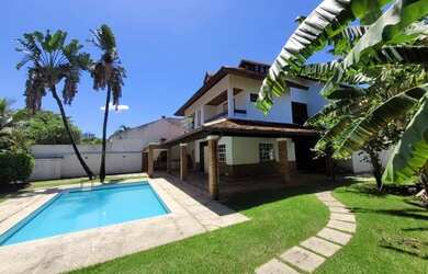 Imagem: A casa em condomínio possui 4 Dormitórios, 5 Banheiros, 4